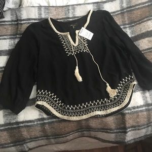 NWT Embroidered top!🌀😍